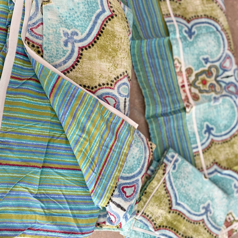 EUROPA Blue and Green Paisley Duvet Cover Set